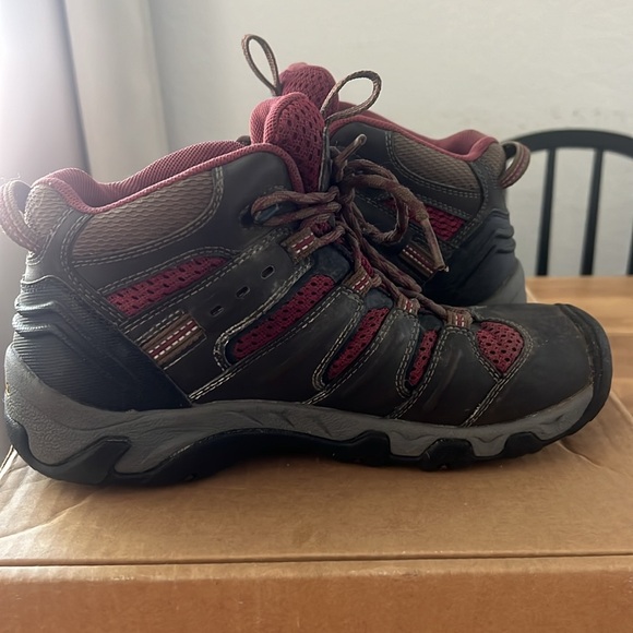 KEEN trekker boot size 7.5 brown and burgundy - Picture 5 of 17